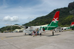 Et af de små Air Seychelles fly til indenrigsflyvning mellem øerne (foto: Kenneth Karskov)