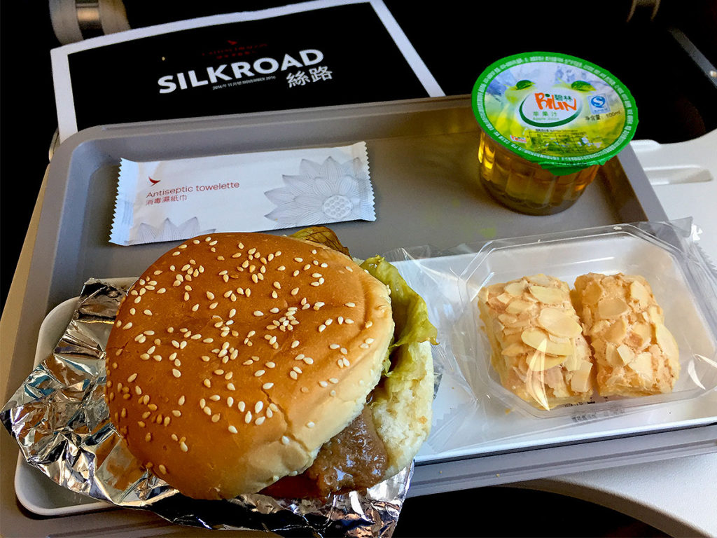 cathay-dragon-economy-class-meal