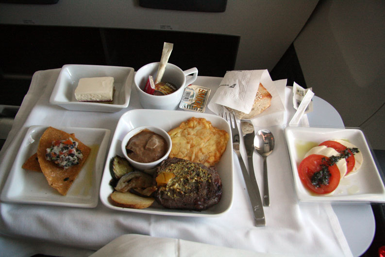 Icelandair-Saga Class to Boston - Main Meal 2 - foto Kenneth Karskov