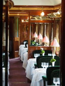 En af de tre spisevogne på Orientekspressen (foto: Kenneth Karskov)