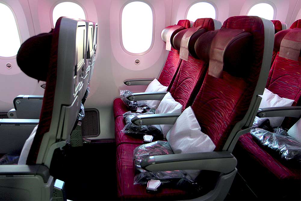 qr-dreamliner-economy-class-seat