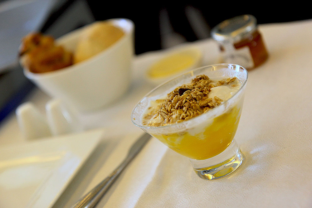 QR832-DOH-BKK-greek-yoghurt