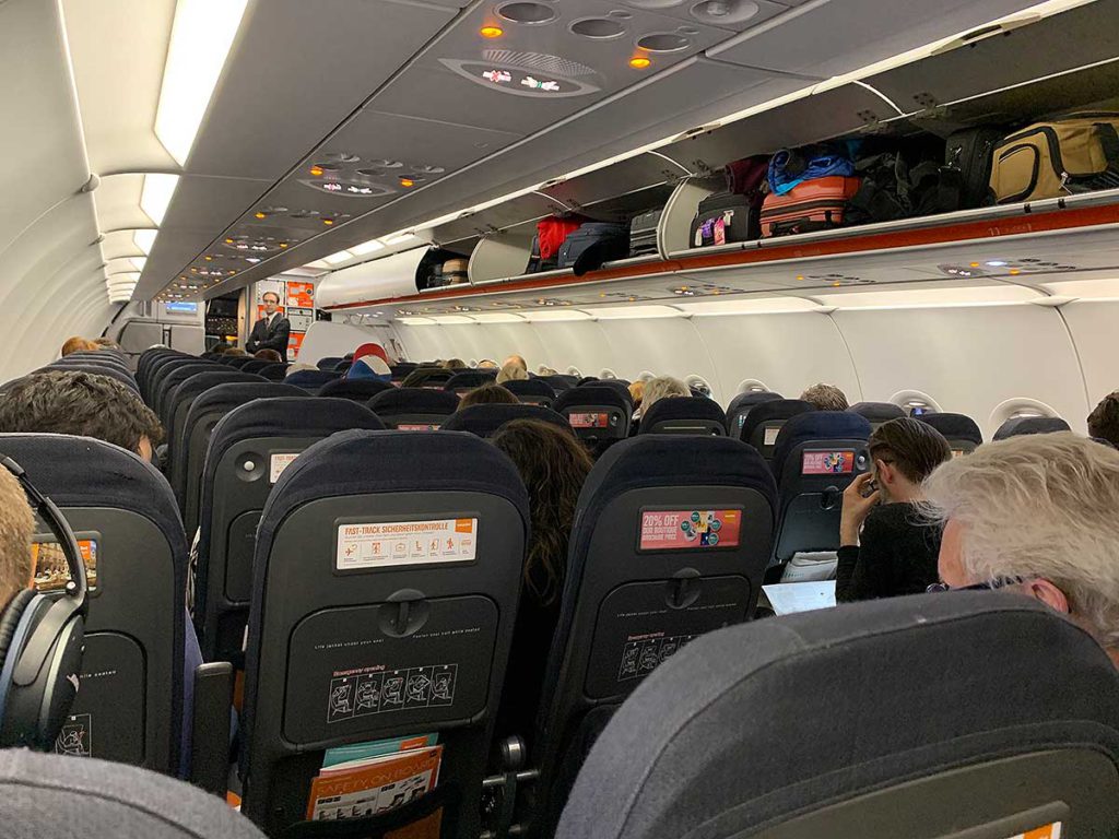 easyjet A319 cabin